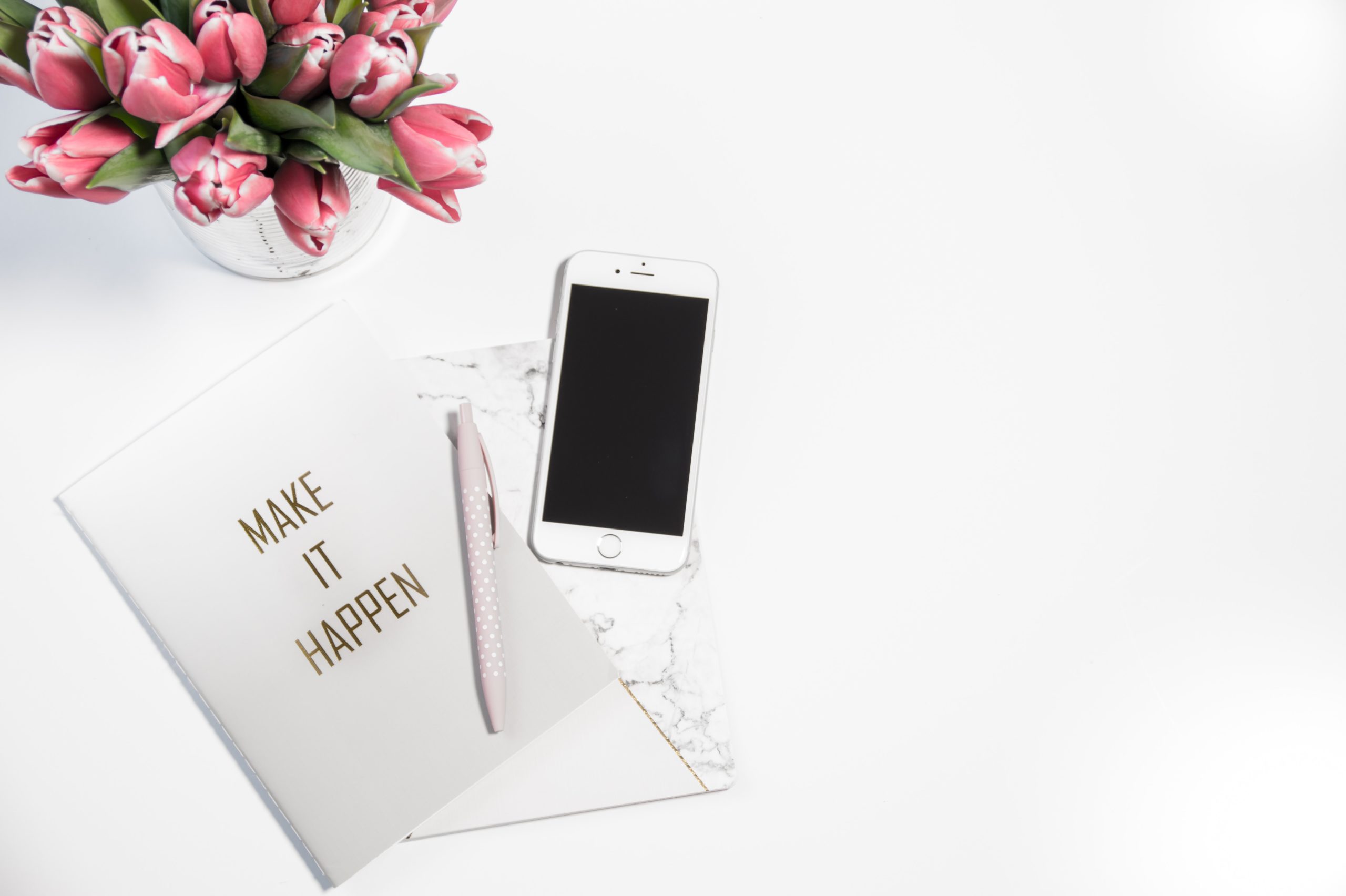 Planificare nunta: TOP 5 aplicatii mobile pentru mirese organizate